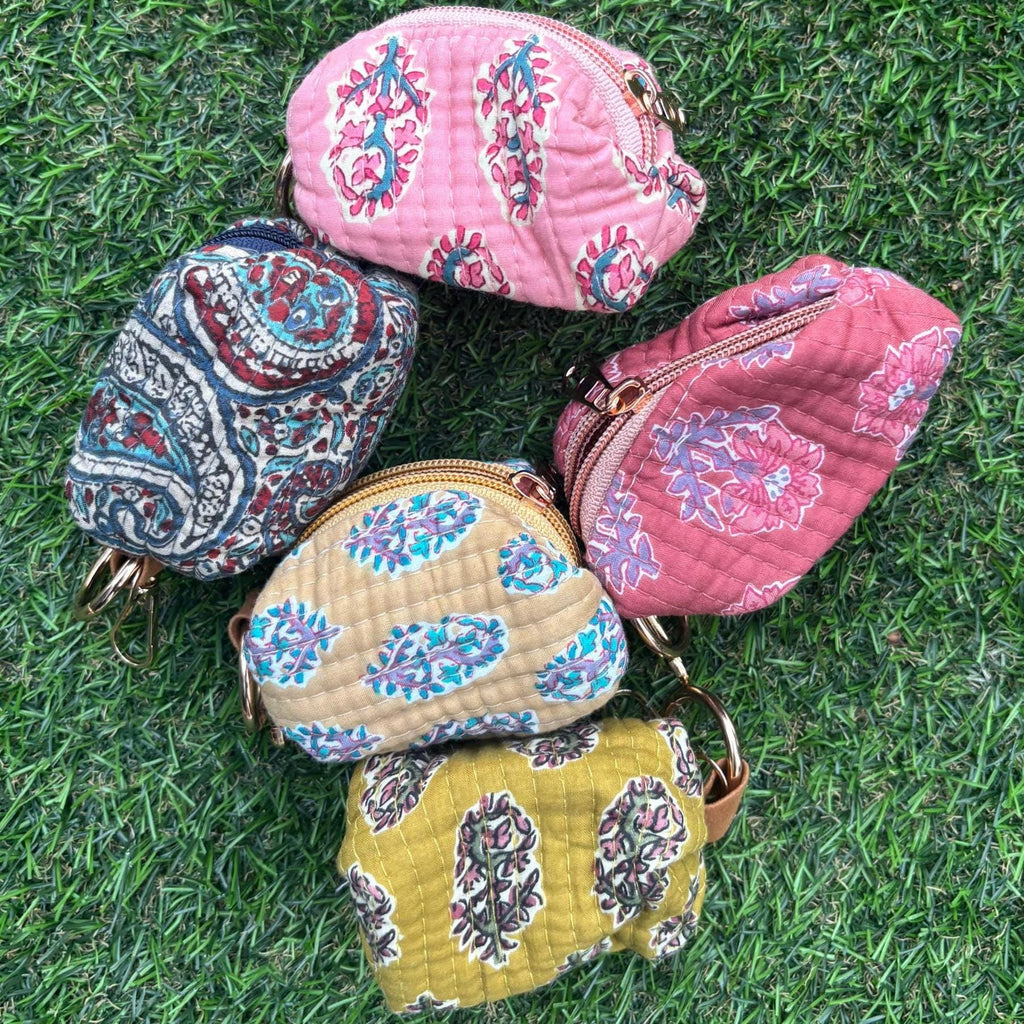 Quilted Cotton Mini Zipper Pouch Keychain, Floral Coin Purse, Earphone Case, Jewelry Organizer, Handmade Gift