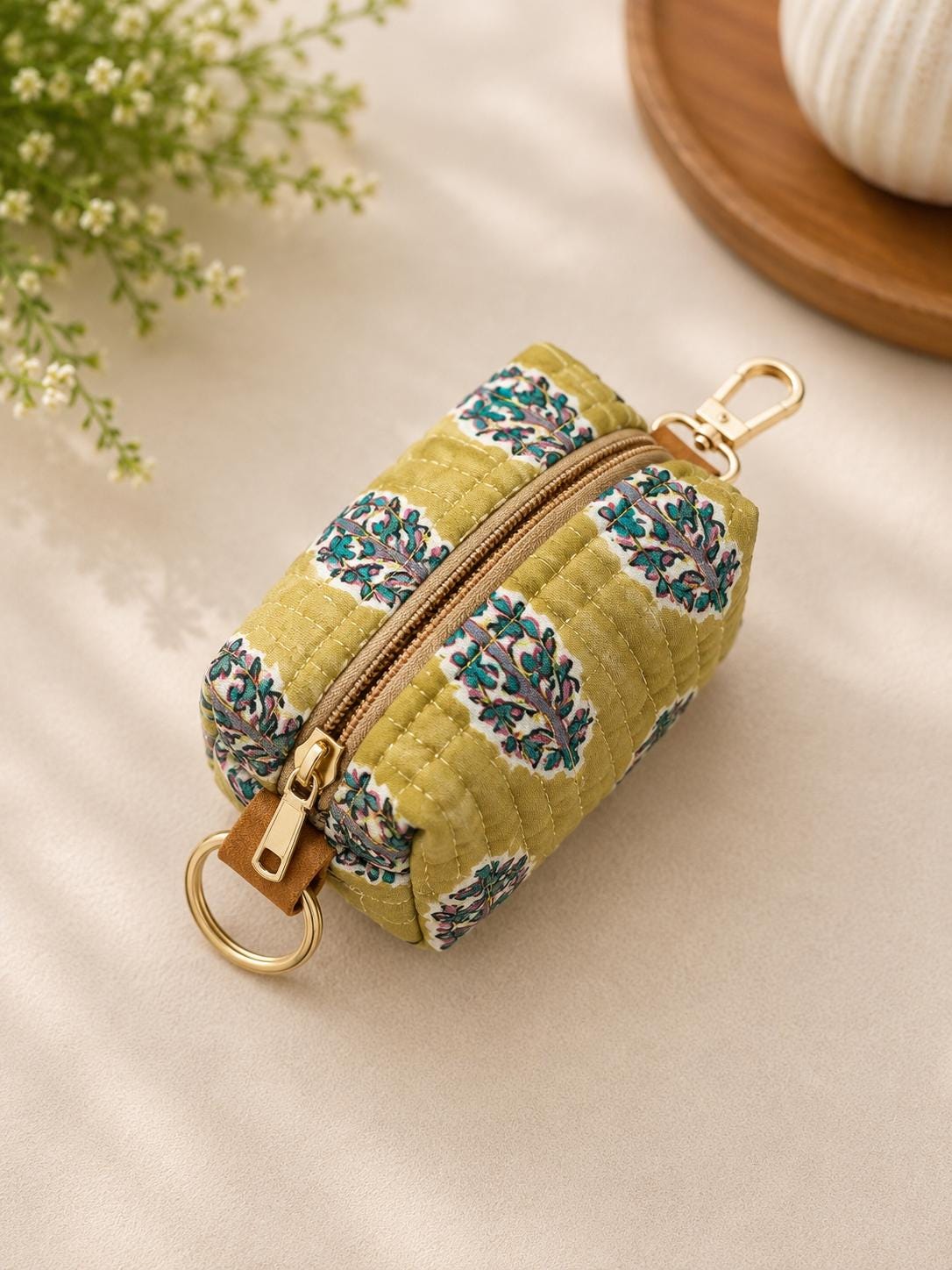 Quilted Cotton Mini Zipper Pouch Keychain, Floral Coin Purse, Earphone Case, Jewelry Organizer, Handmade Gift