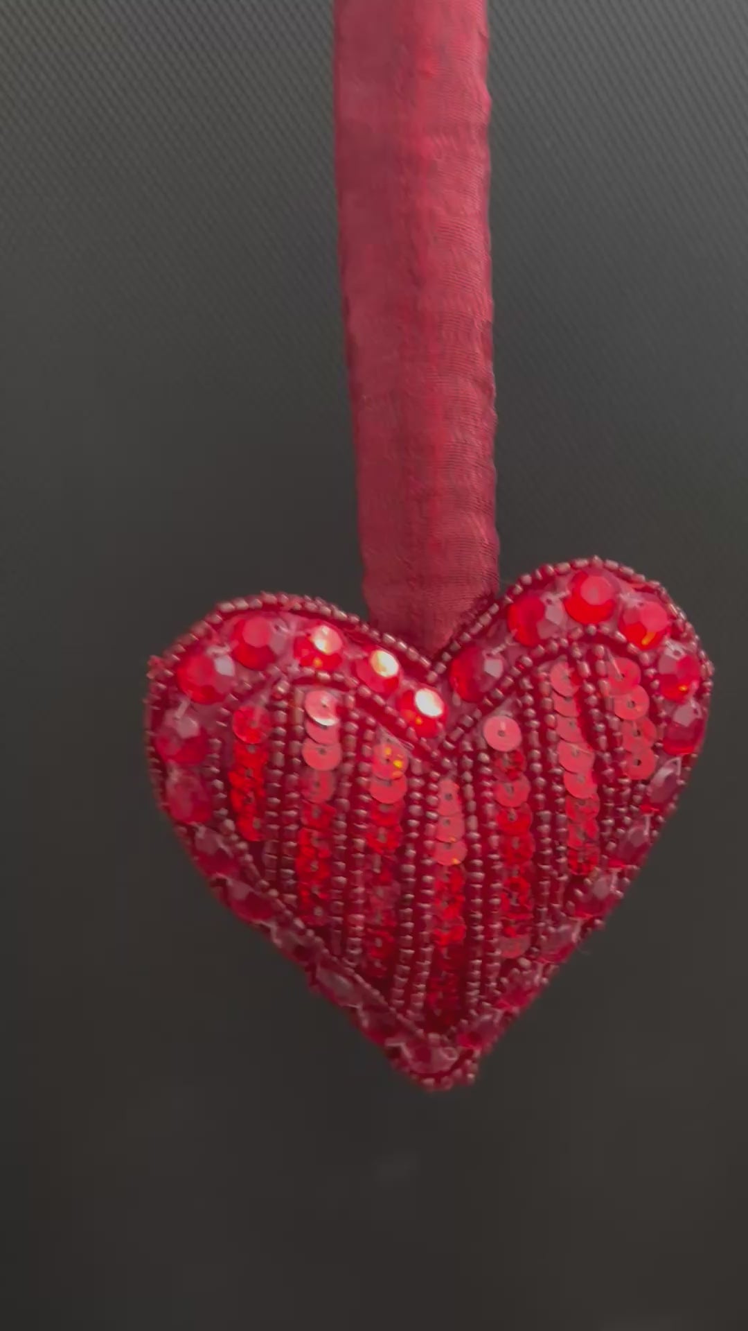 ❤️ Red Beaded Heart Hanging Ornament – Sparkling Sequin Decoration ❤️
